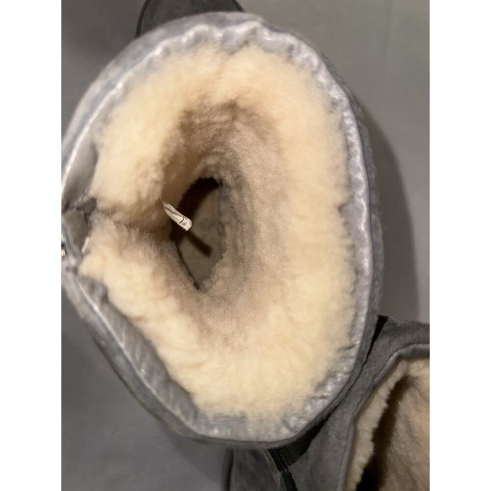 UGG Roslynn Grey Metallic Sz 8 Suede Zipper Boot W/Cream Sherpa Lining Midcalf - Picture 9 of 15